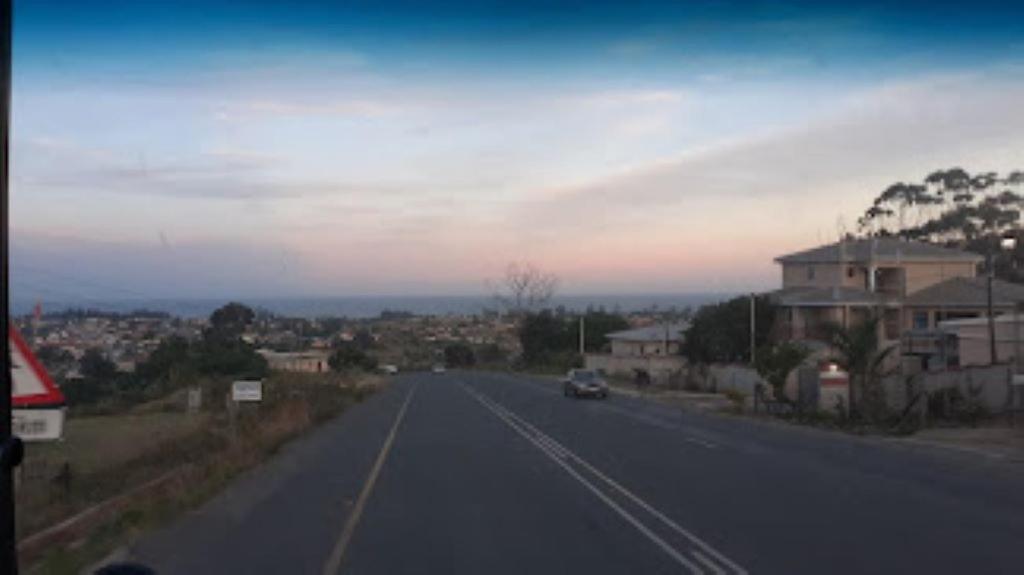 Emampingeni Lodge Bizana Exterior foto